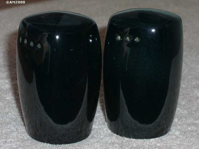 Short Plainsman shakers glazed onyx black