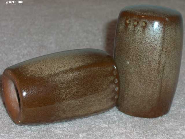 Short Plainsman shakers glazed brown satin