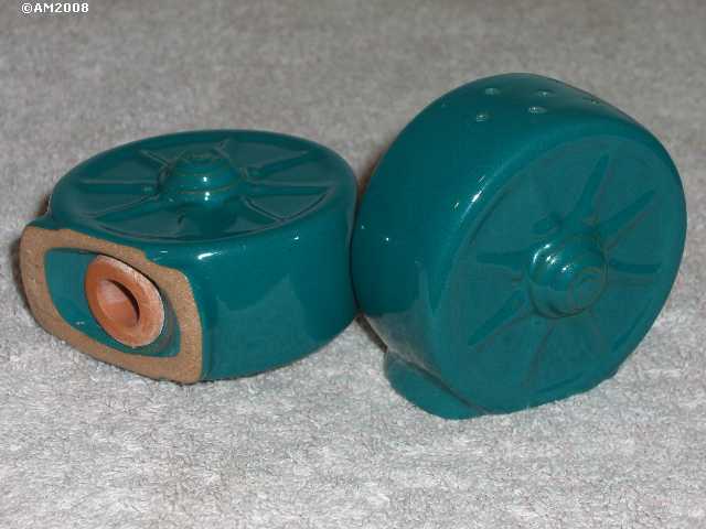 Wagonwheel Millennium shakers glazed teal