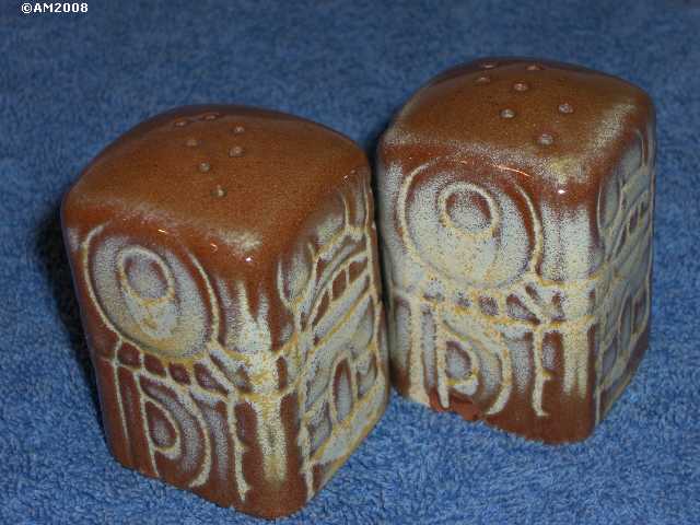 Short Myan-Aztecs glazed desert gold